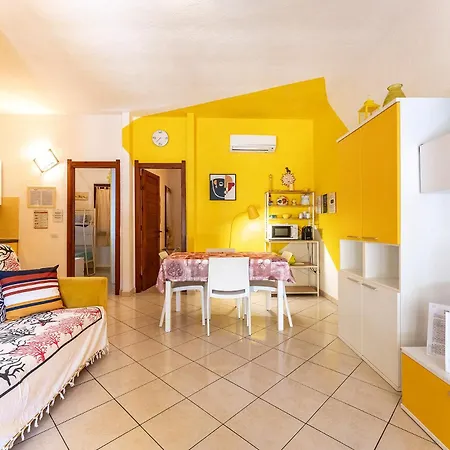 Pinus Village Apartments, 100m To